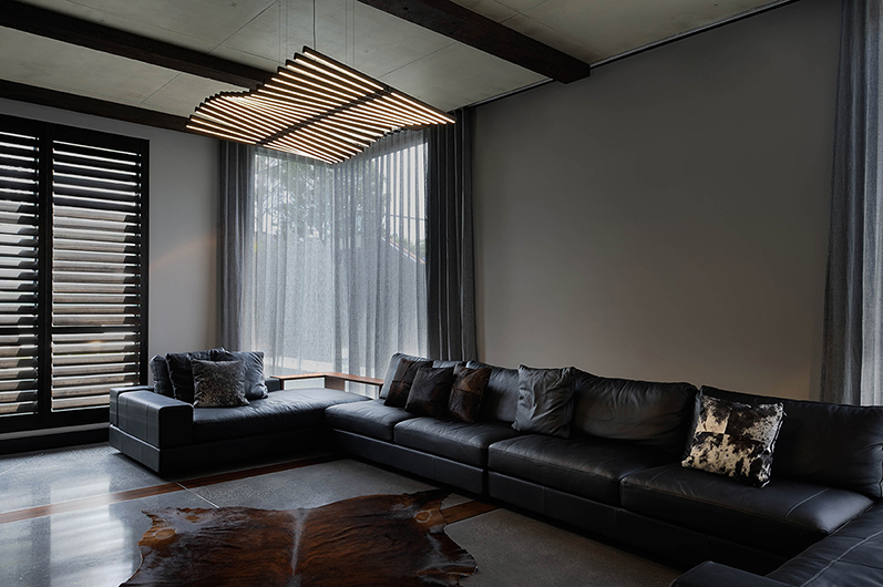 Rhythm horizontal Hanging image 3
